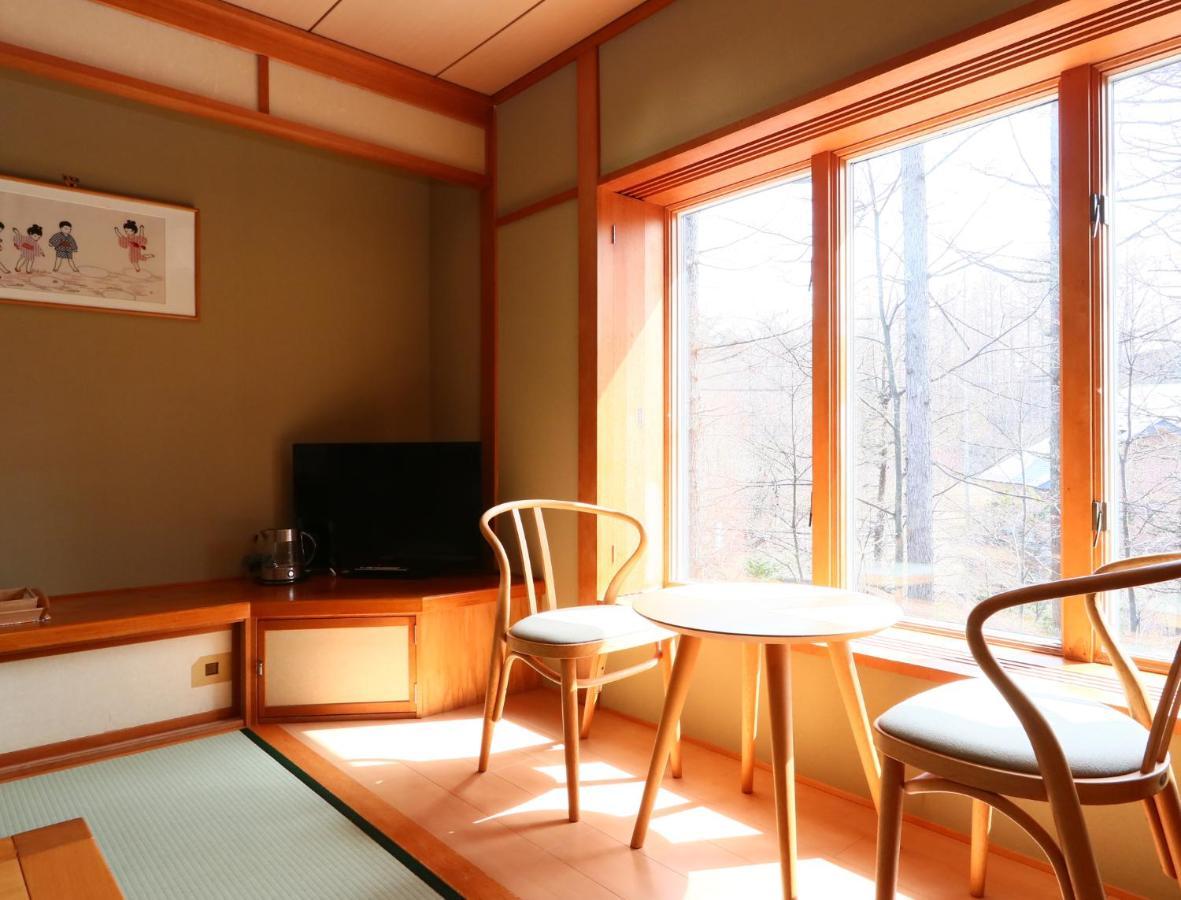 Bed and Breakfast Ryosha Tsukiakari Яманакако Екстер'єр фото