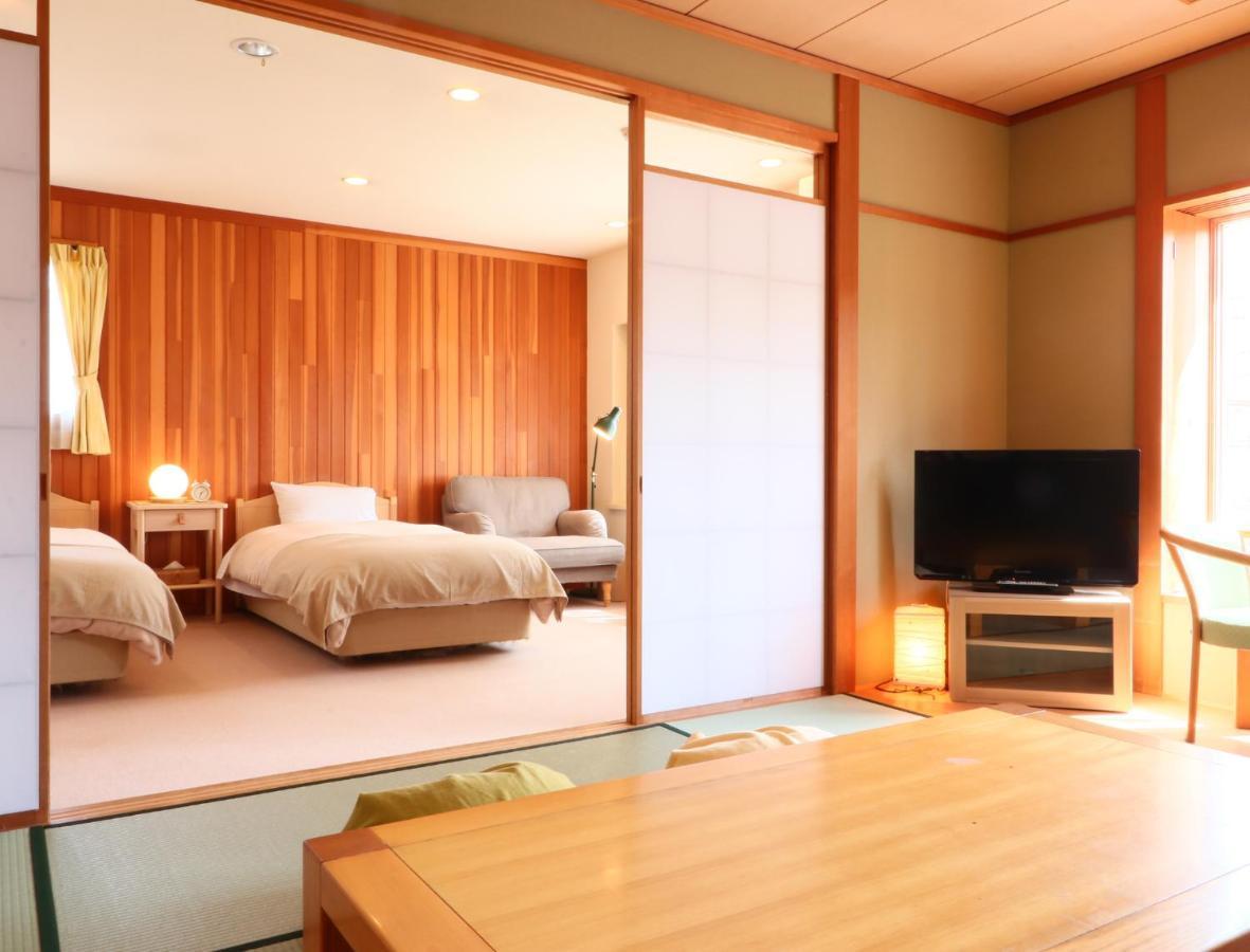 Bed and Breakfast Ryosha Tsukiakari Яманакако Екстер'єр фото