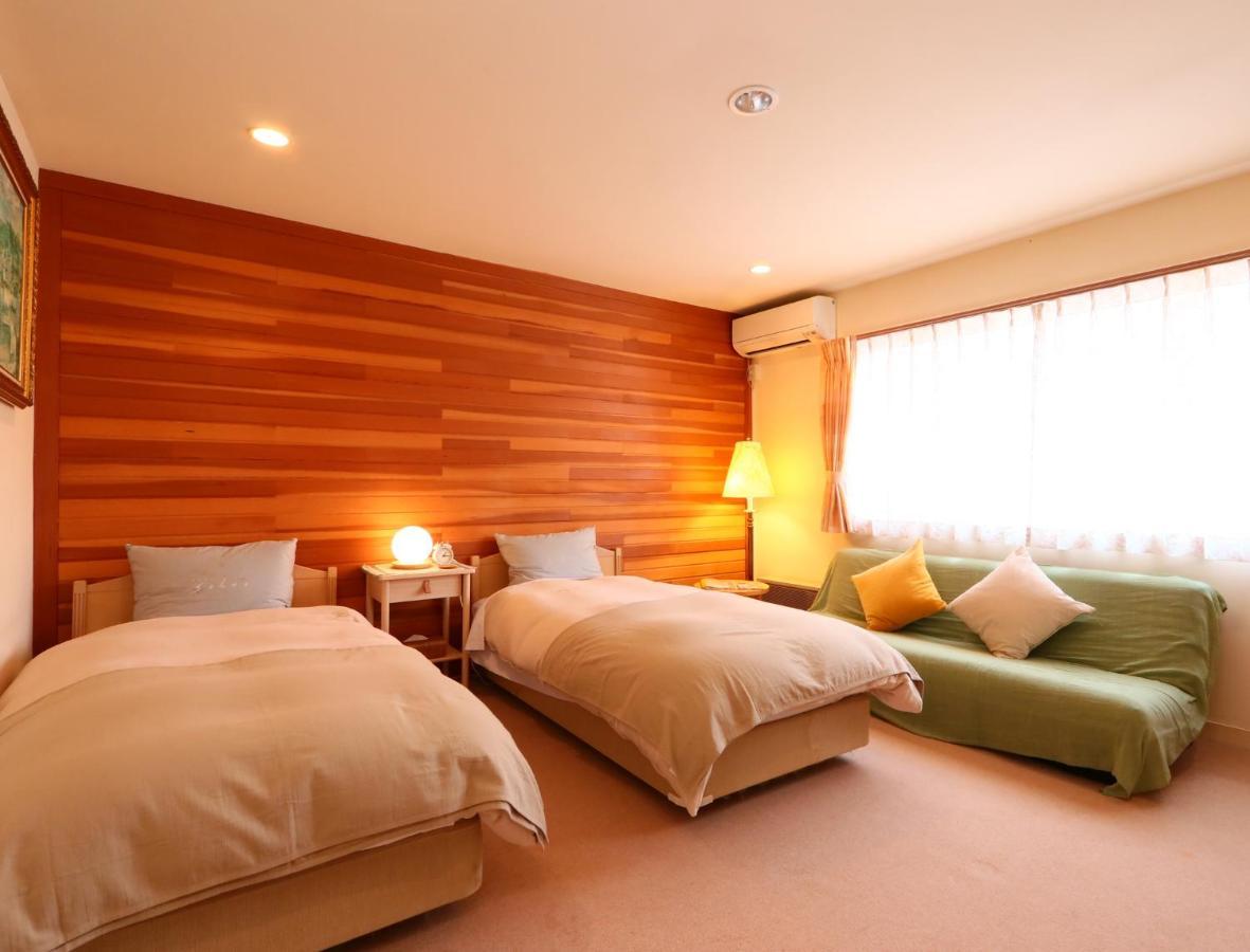 Bed and Breakfast Ryosha Tsukiakari Яманакако Екстер'єр фото