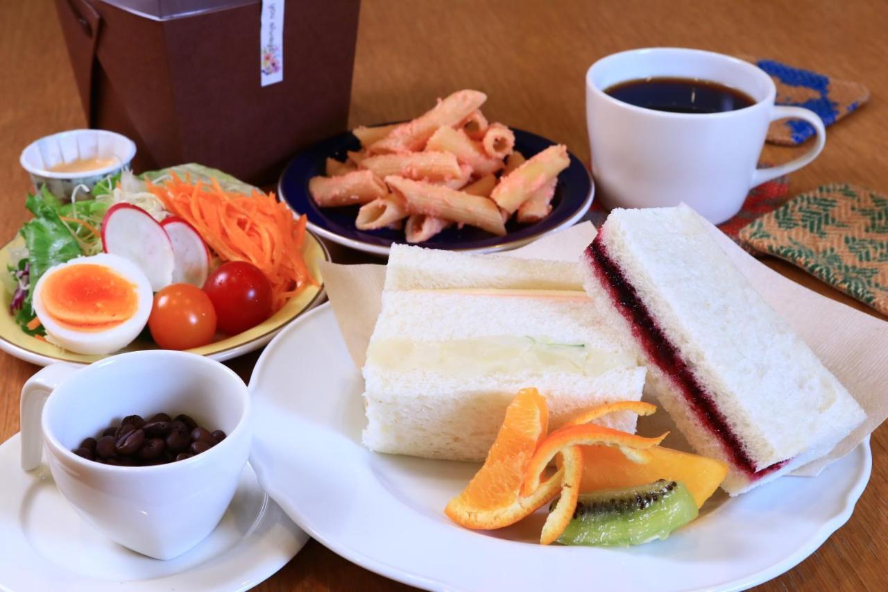 Bed and Breakfast Ryosha Tsukiakari Яманакако Екстер'єр фото