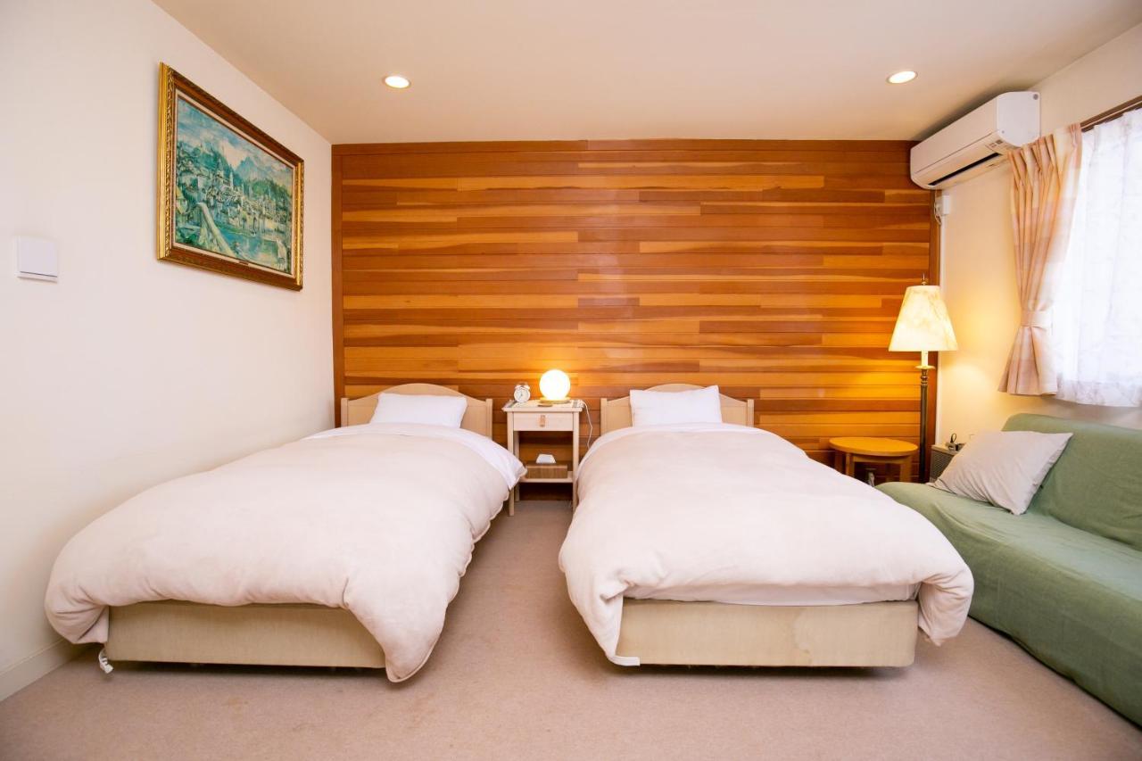 Bed and Breakfast Ryosha Tsukiakari Яманакако Екстер'єр фото