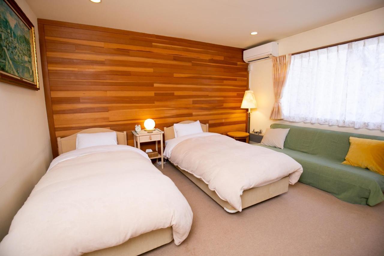 Bed and Breakfast Ryosha Tsukiakari Яманакако Екстер'єр фото