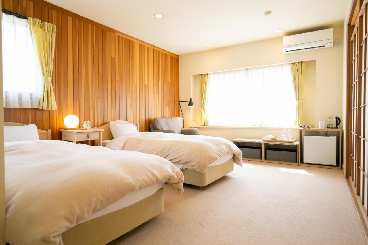 Bed and Breakfast Ryosha Tsukiakari Яманакако Екстер'єр фото