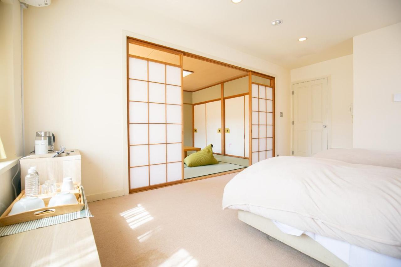 Bed and Breakfast Ryosha Tsukiakari Яманакако Екстер'єр фото